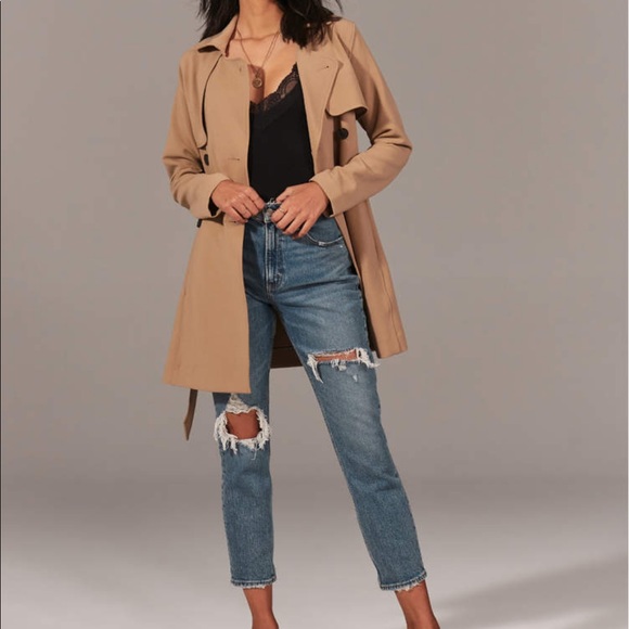 Denim - Distressed high waisted jeans